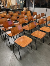 Zeer fraaie industriele/vintage stoelen/schoolstoelen