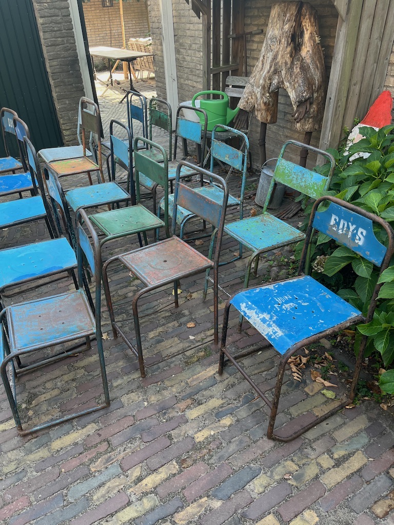 Unieke ijzeren stoelen afkomstig uit India
