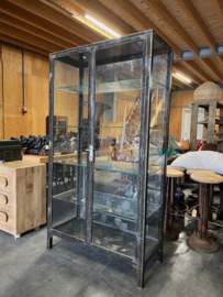Oude Dokterskast/Apothekerskast/ Ziekenhuiskast zeer Uniek