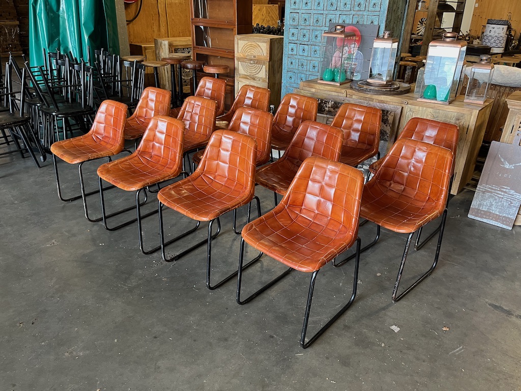 Industriele stoelen metaal met lederen kuip