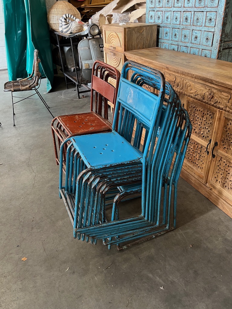 Unieke IJzeren stoelen afkomstig uit Indonesie