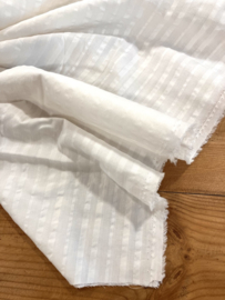 Cotton seersucker gebroken wit