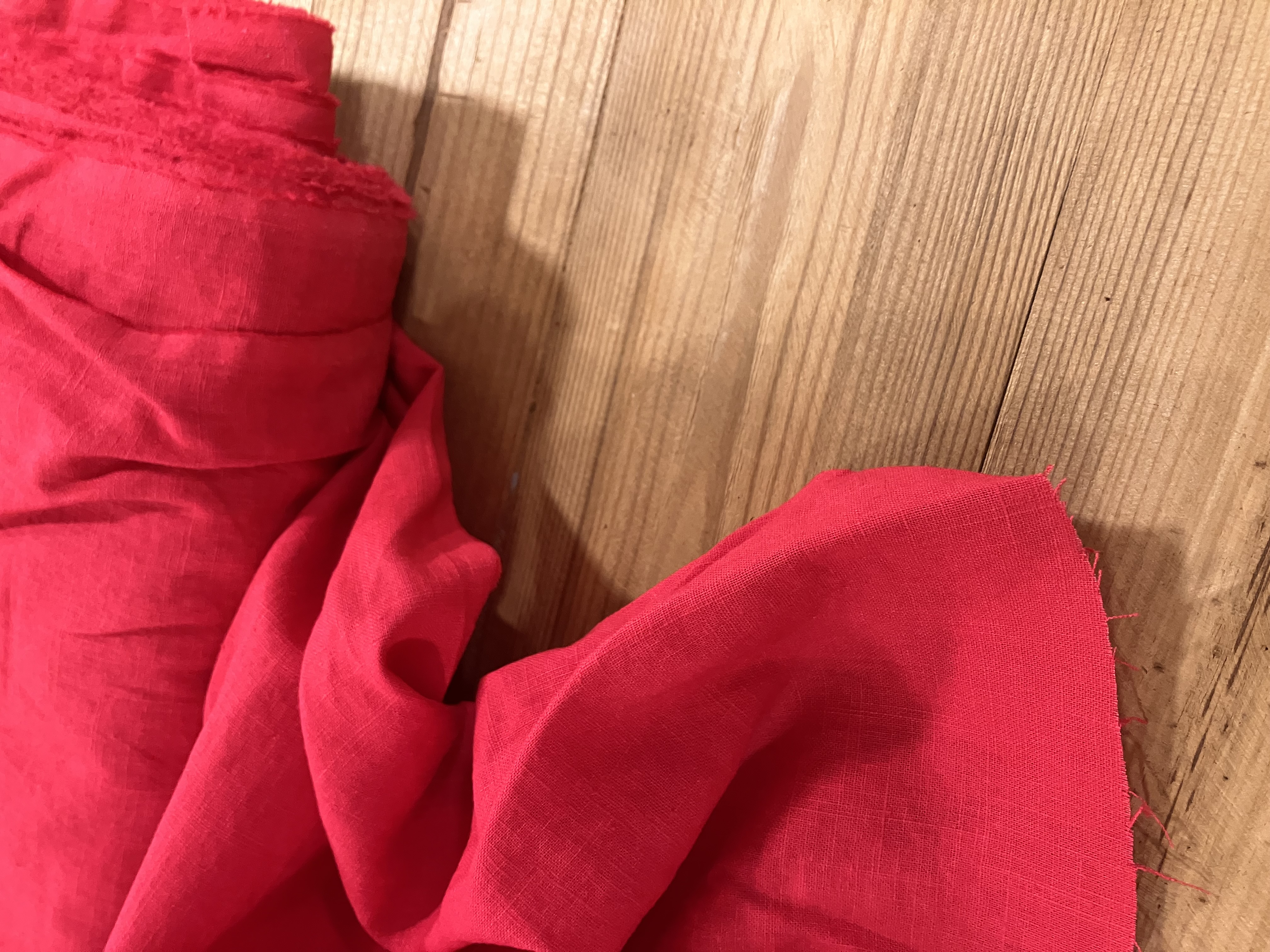 Bright red 165 lightweight linnen