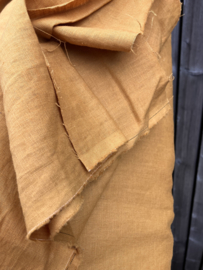 Earthy ochre 165 lightweight linen