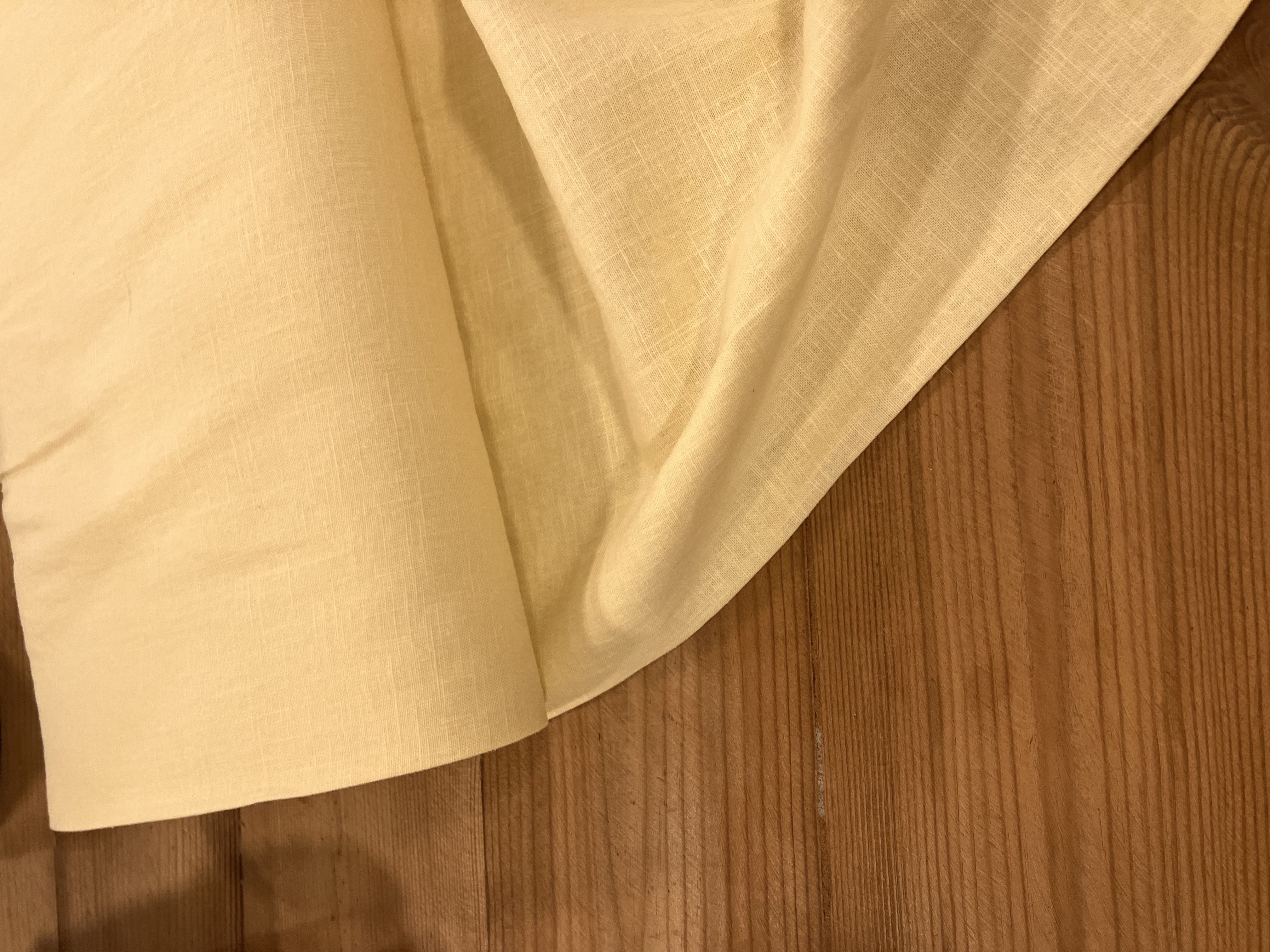 Butter yellow 165 lightweight linnen