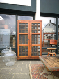 Wooden pigeonhole cabinet