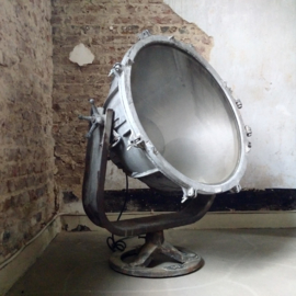 Industrial searchlight XL