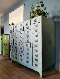 Vintage chest of drawers