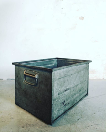 Industrial storage crate