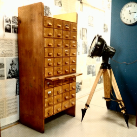 Vintage wooden drawercabinet