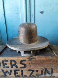 Cast aluminum hat mold