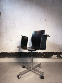 Vintage design office chair