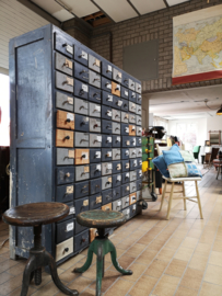 Vintage chest of drawers