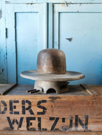 Cast aluminum hat mold