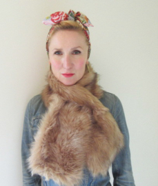 FUR SCARF. BEIGE