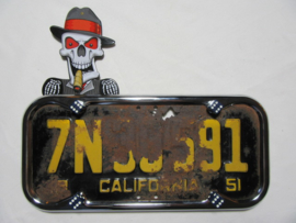 SKULL LICENSE FRAME TOPPER