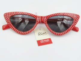 CATEYE SUNGLASSES. DOTTED RED