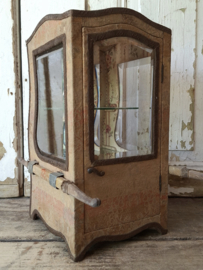 Vitrine Koets