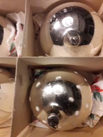 Set 8 oude grote kerstballen