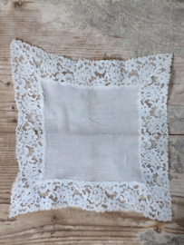 Kleedje 30x28cm.