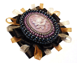 Bead embroidery broche 'Wild Rose'