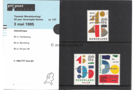 Nederland NVPH M137 (PZM137) Postfris Postzegelmapje 2e wereldoorlog en Verenigde Naties 1995