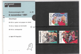 Nederland NVPH M89 (PZM89) Postfris Postzegelmapje Kinderzegels, buitenspelen 1991