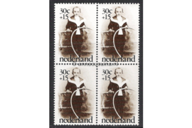 Nederland NVPH 1059 Postfris (30+15 cent) (Blokje van vier) Kinderzegels, oude kinderfoto's 1974