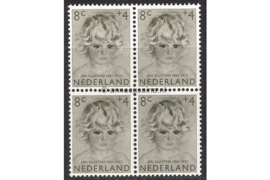 Nederland NVPH 704 Postfris (8+4 cent) (Blokje van vier) Kinderzegels 1957