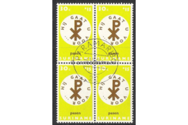 Suriname NVPH 494 Gestempeld (30 + 15 cent) (Blokje van vier) Paaszegels 1968