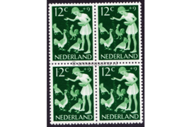 Nederland NVPH 782 Postfris (12+9 cent) (Blokje van vier) Kinderzegels, vrije tijd 1962