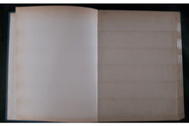 2eHands / Redelijke-Matige Staat Blauw met 1 gouden wereld postzegelembleem Insteekboek 16 Witte Bladzijden / 6 Hoogglans Stroken / Dubbele Pergamijn tussenbladen