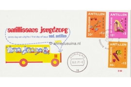 Nederlandse Antillen (Windroos) NVPH E68 (E68Wd/Uitgave zonder logo Stichting Jeugdzorg) Onbeschreven 1e Dag-enveloppe Kinderpostzegels. Kinderspelen 1971