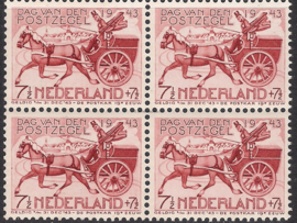 Nederland NVPH 422 Postfris (7 1/2 + 7 1/2 cent) (Blokje van vier) Dag van de postzegel, Postkoets 1943