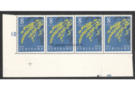 Suriname NVPH 360 Postfris (8 cent) (Blokje van vier) Inheemse vruchten en gewassen 1961