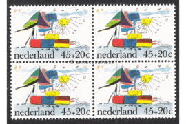 Nederland NVPH 1104 Postfris (45+20 cent) (Blokje van vier) Kinderzegels 1976