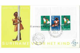 Suriname (Lion) NVPH E58 (E58L) Onbeschreven 1e Dag-enveloppe Kinderpostzegels. Kinderspelen. Blok 1967