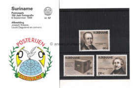 Republiek Suriname Zonnebloem Presentatiemapje PTT nr 52 Postfris Postzegelmapje 150 jaar fotografie. Afbeeldingen van Joseph Niepce en van het fotoapparaat waarmee hij de oudste foto maakte en van zijn partner Louis Daguerre 1989