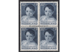 Nederland NVPH 706 Postfris (30+9 cent) (Blokje van vier) Kinderzegels 1957