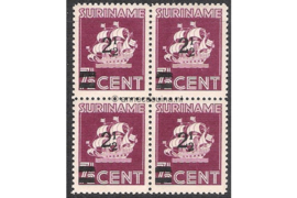 NVPH 211 Postfris (2 1/2 cent op 7 1/2 cent) (Blokje van vier) Hulpuitgifte. Frankeerzegels van de uitgiften 1936 en 1941 overdrukt in zwart te Paramaribo 1945