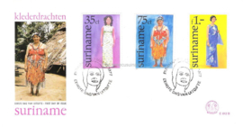 Republiek Suriname Zonnebloem E12 A en B Onbeschreven 1e Dag-enveloppe Surinaamse klederdrachten op 2 enveloppen 1977