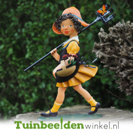 Metalen figuur ''Het wandelende meisje'' TBW12092