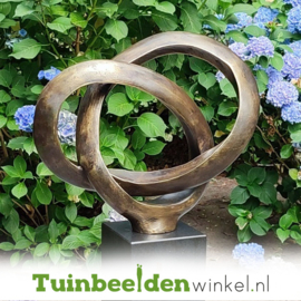 Modern tuinbeeld "Trouwringen" incl. sokkel zwart