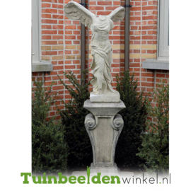 Standbeeld "Venus van Samatrake" op sokkel TBW4br406br