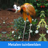 metalen tuinbeelden en figuren