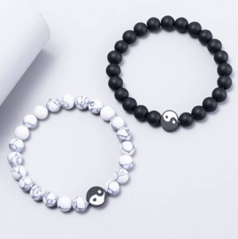 2 stuks armbanden ying yang zwart wit met kralen