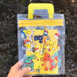 Pokemon etui 23x17 cm met notitieboekje - 2 potloden - puntenslijper - liniaal