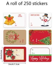 Rol met 250 stuks kerst cadeau stickers - kerst labels 7.5 x 5 cm