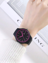 Horloge zwart roze