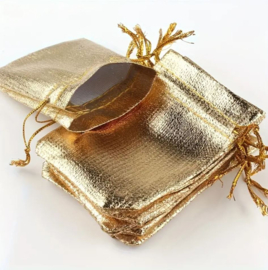 50 stuks cadeau zakjes goudkleur met trekkoord 9x12 cm